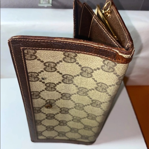 SOLDAuthentic Vintage Gucci GG Coated Canvas Wallet - Picture 12 of 12